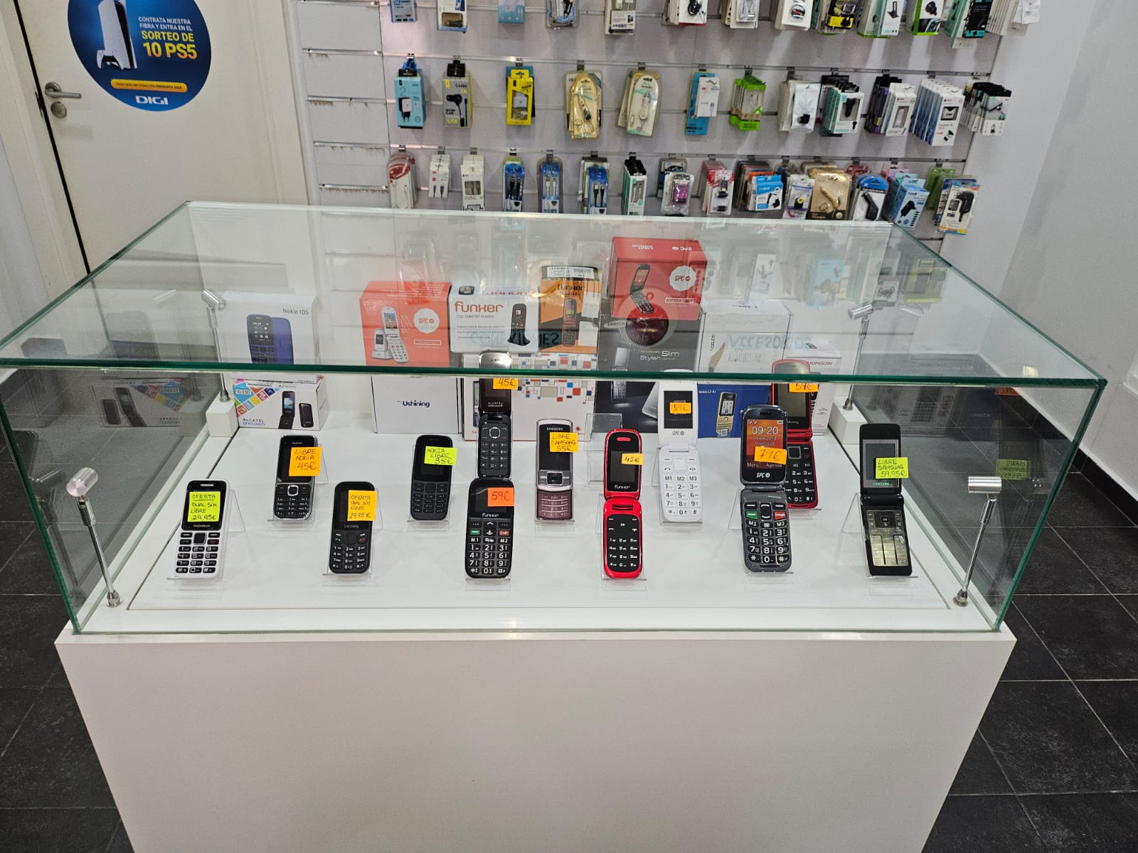 Movil y más expositor moviles